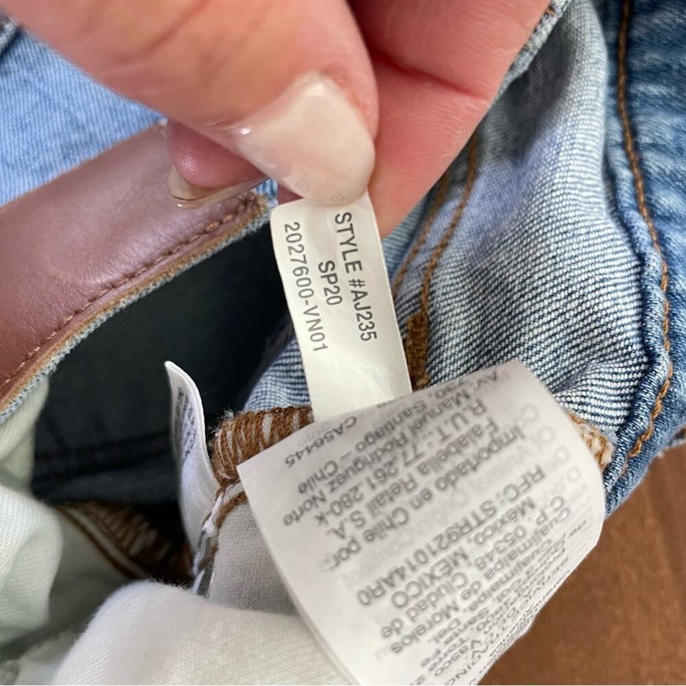 Madewell | Women’s The High-Rise Slim Crop Boyjean Elkhart Wash Distressed Light - Picture 9 of 11